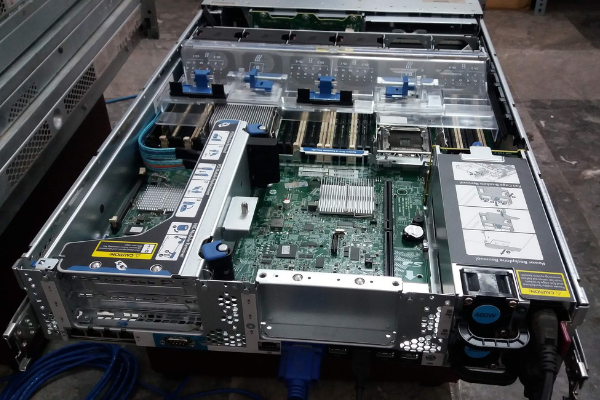 Phụ kiện thay thế cho HP Server có phần dễ tìm hơn