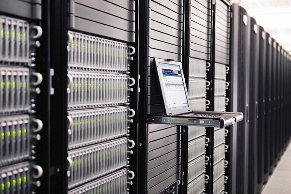 Dedicated Server Hosting là gì?